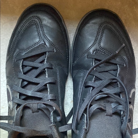Nike Black leather Sneakers with Sleek Design like new great condition - Picture 14 of 14